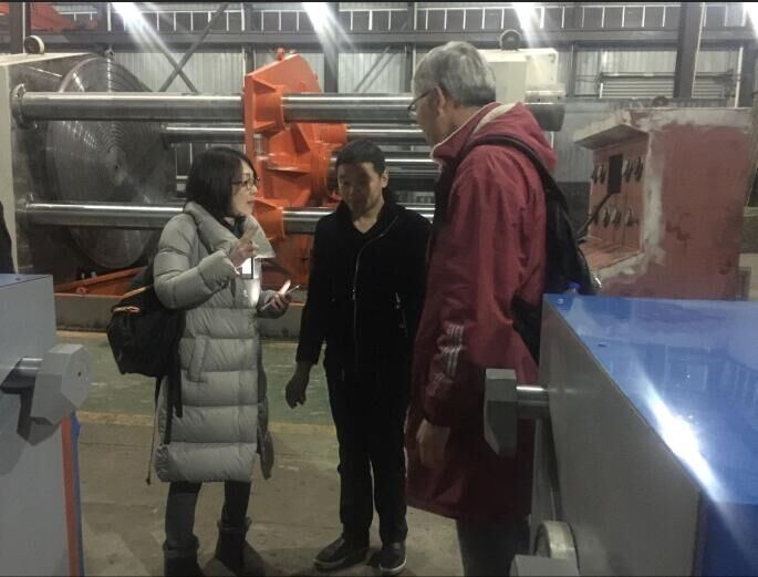 日本沢村閥門SAWAMURA VALVE質檢部長來公司驗收閥門試驗臺。